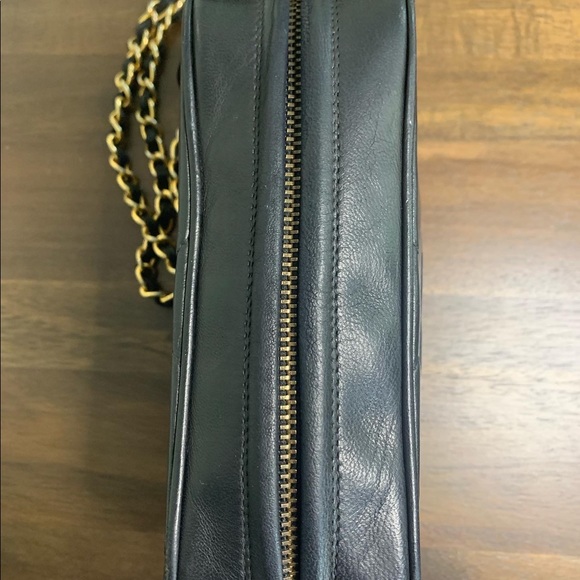 ❌SOLD❌Authentic vintage Chanel camera bag crossbody - Picture 5 of 8
